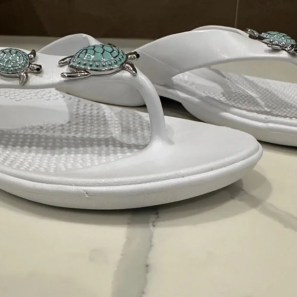 OKA b. White Sandals with Turtle Embellishments - Picture 3 of 12